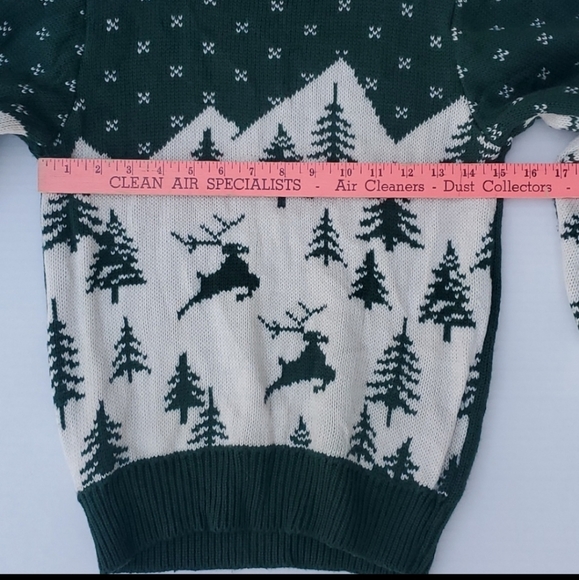 Vintage Adorable Winter Holiday Scene Christmas Sweater - Picture 5 of 7